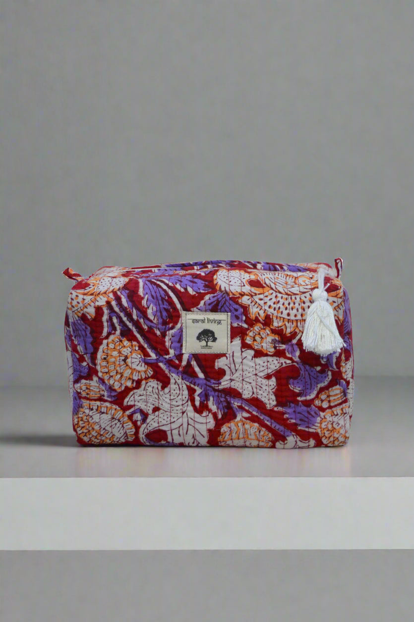 Flora Carmesí | Bolsa de algodón | Imprescindible de viaje con estampado a mano