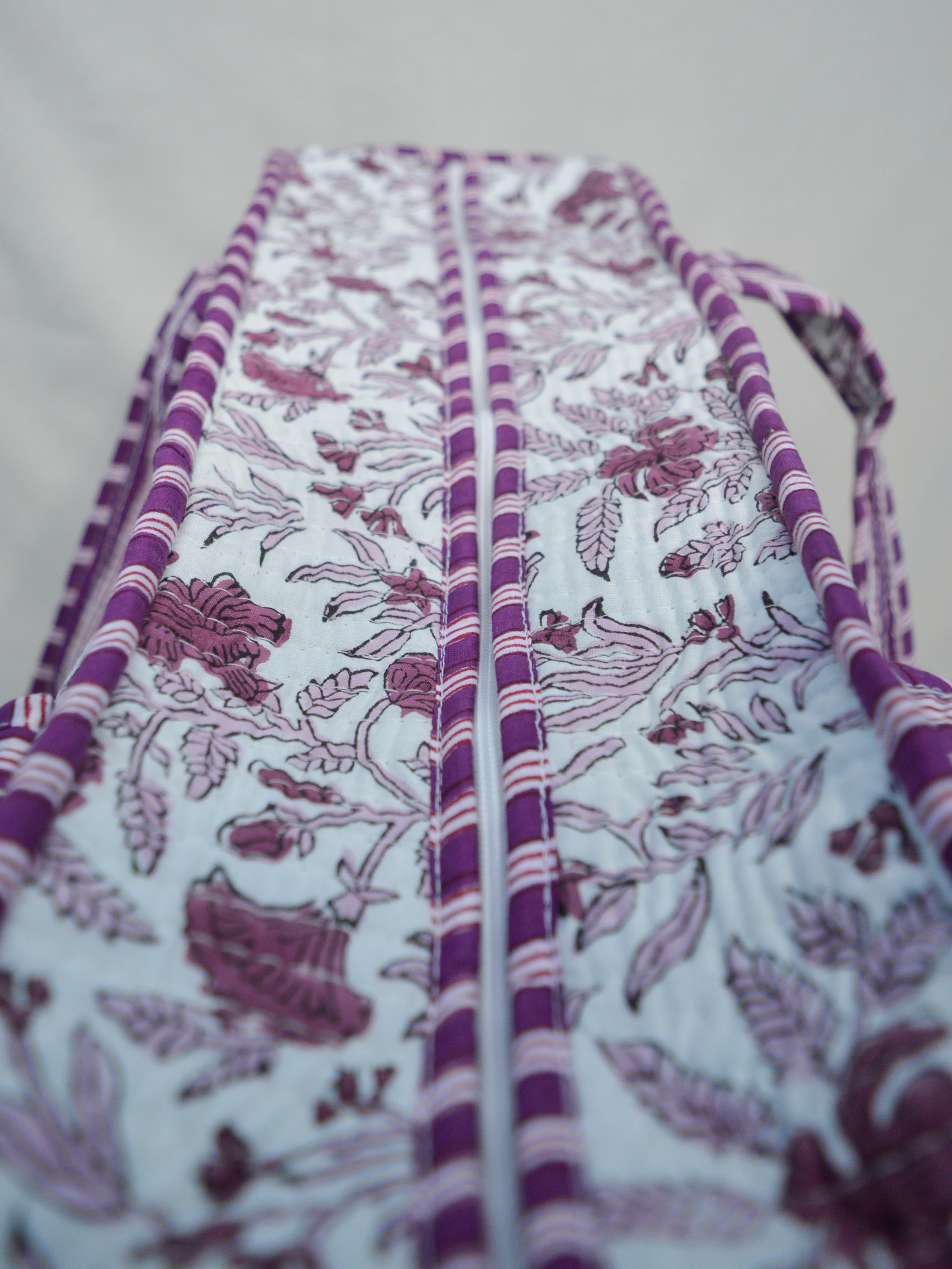 Burgundy Reverie | Bolsa de algodón | Bolso de mano de algodón estampado a mano