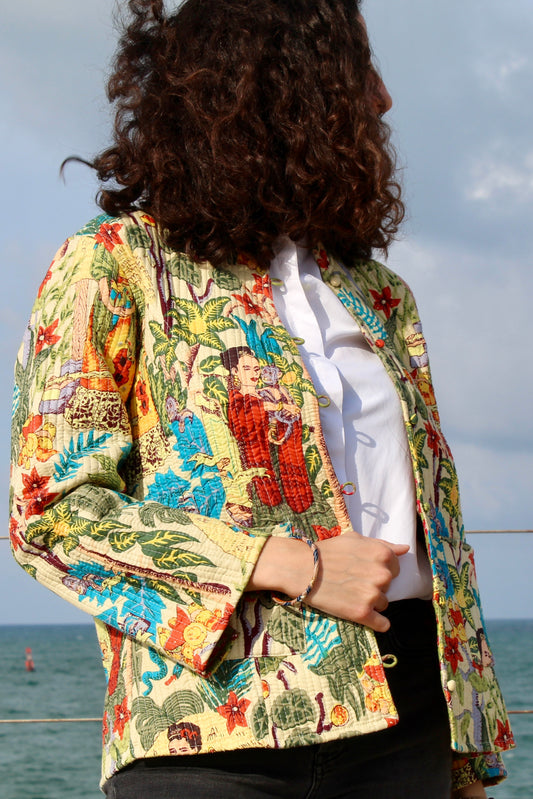 La Musa – Chaqueta acolchada de algodón para mujer | Estampado selvático inspirado en Frida Kahlo | Colección Earthshells de Kapas