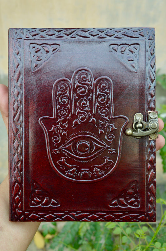 Der Beschützer | Ledertagebuch mit Hamsa-Handprägung