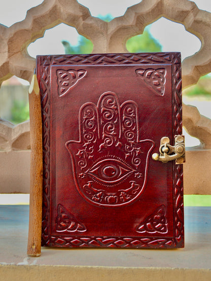 Der Beschützer | Ledertagebuch mit Hamsa-Handprägung