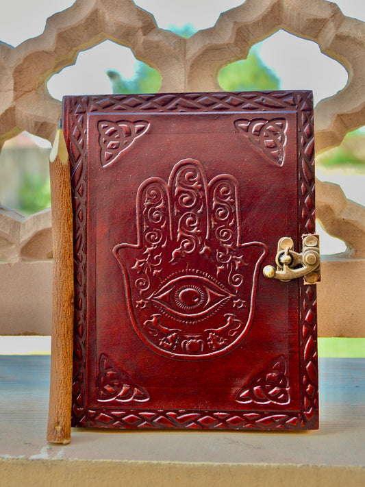 Der Beschützer | Ledertagebuch mit Hamsa-Handprägung